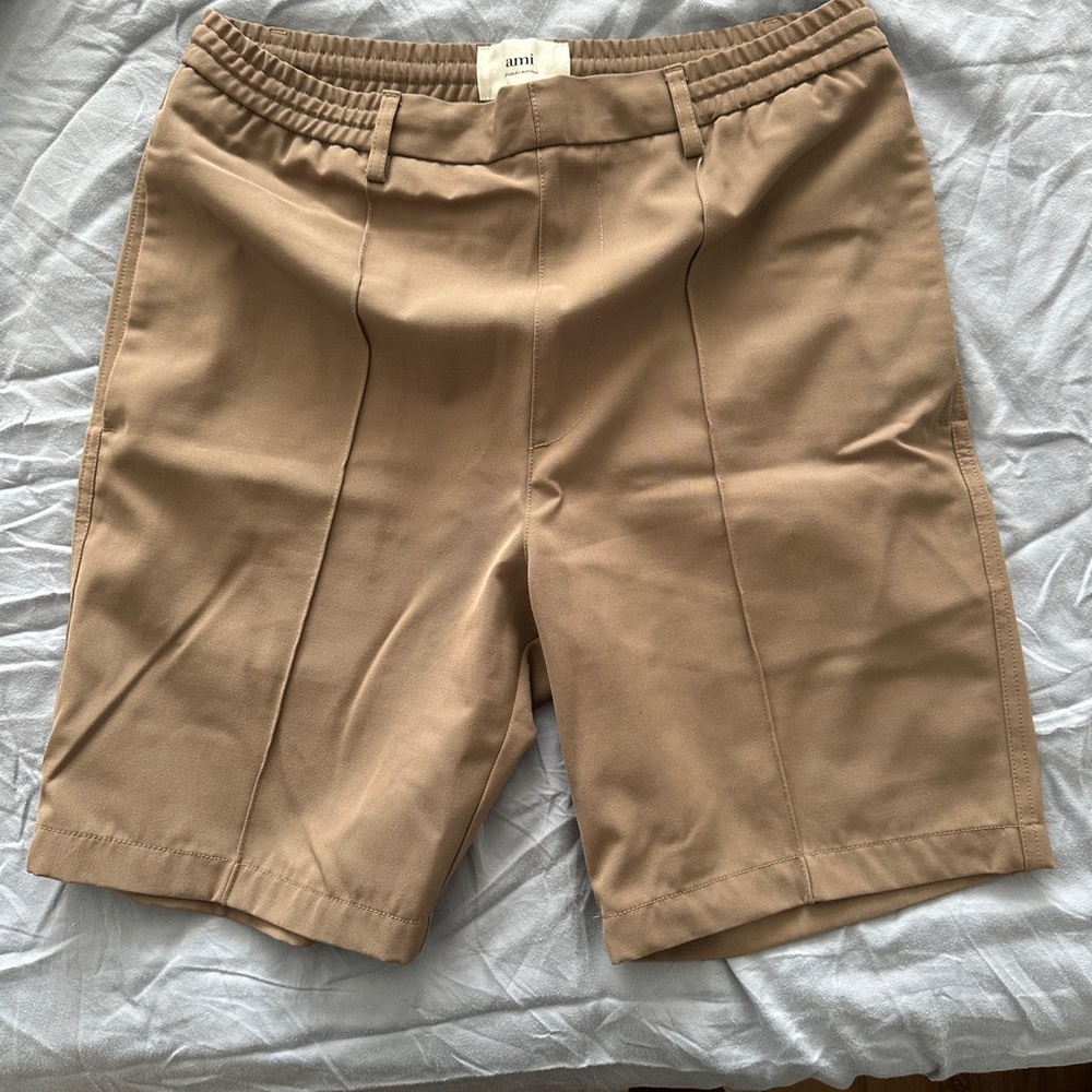 Ami Women's Classic Beige Bermudas